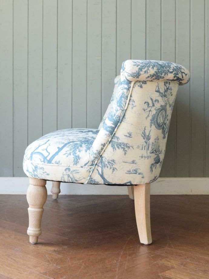 フランス風のおしゃれな2人掛けソファ、ボヌールチェア