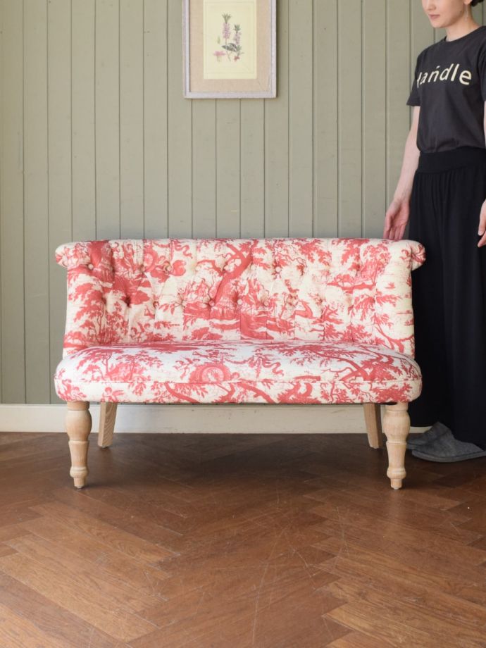 フランスアンティーク風のソファ