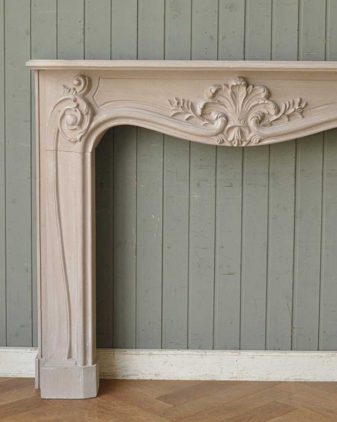 アンティーク風の家具 アンティーク風 アンティーク風マントルピース(コンソールテーブル)。見た目も実用性もバッチリ楽しめますまるで本物の暖炉みたい・・・マントルピース型のコンソールテーブルは、どこから見ても絵になります。(y-243-f)