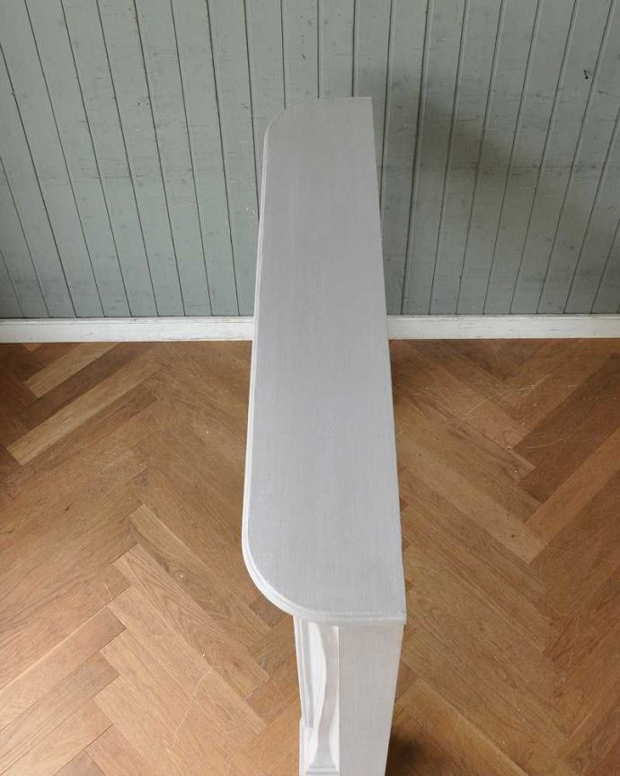 アンティーク風の家具 アンティーク風 アンティーク風マントルピース(コンソールテーブル)。天板を上から見てみると・・・上から見ると、天板はこんな感じ。(y-243-f)