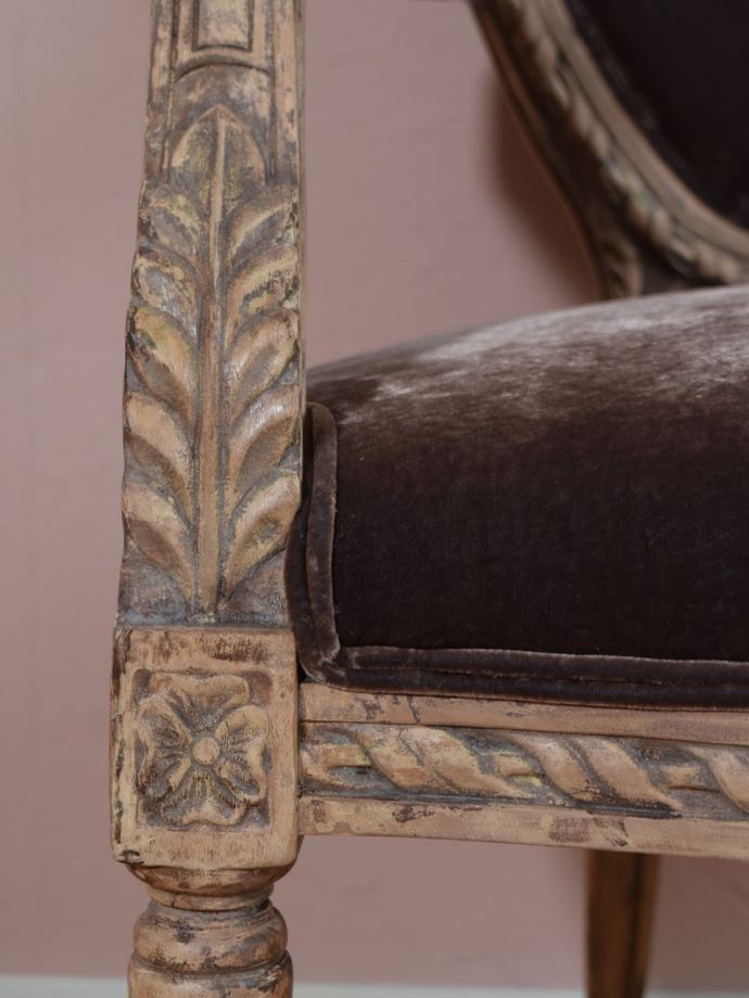 アンティーク風チェアの装飾