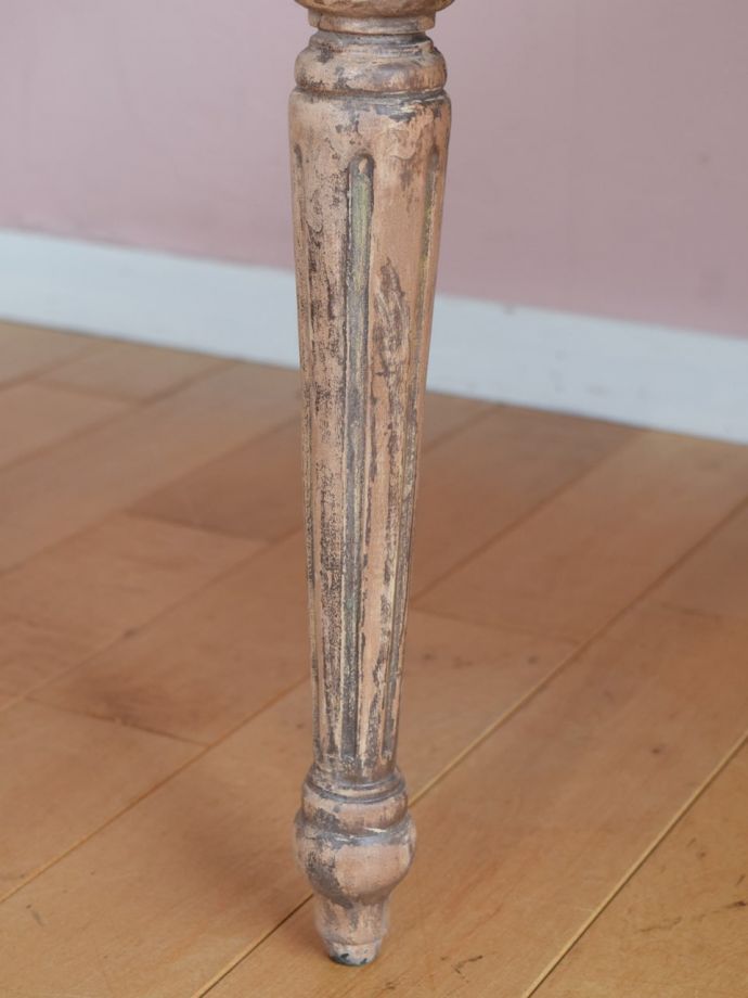 アンティーク風チェアの脚