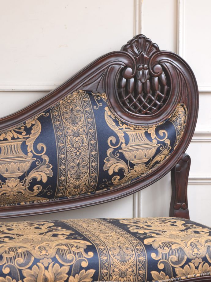 おしゃれなアンティーク風ベンチ