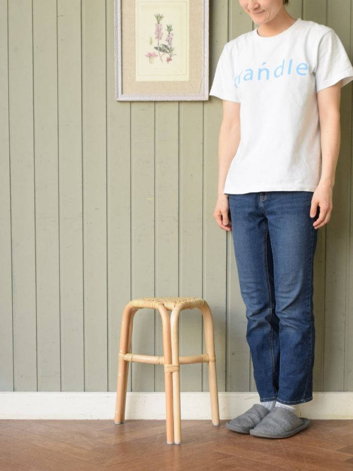 アンティーク風のラタンの椅子