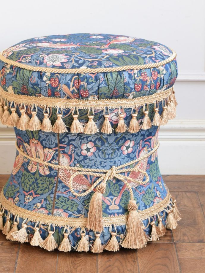 おしゃれなアンティーク風スツール