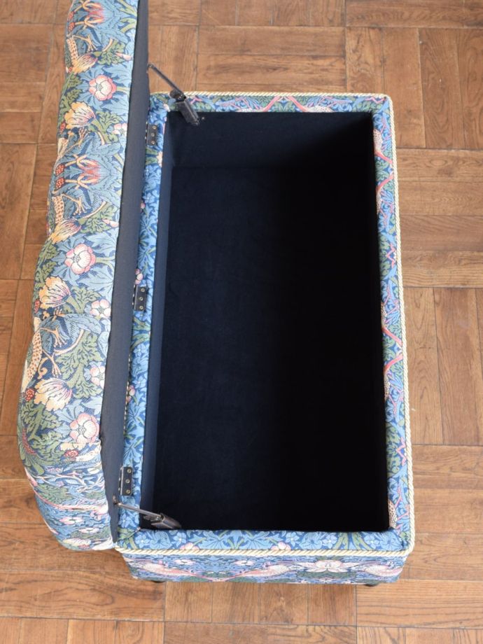 ベンチボックスの中