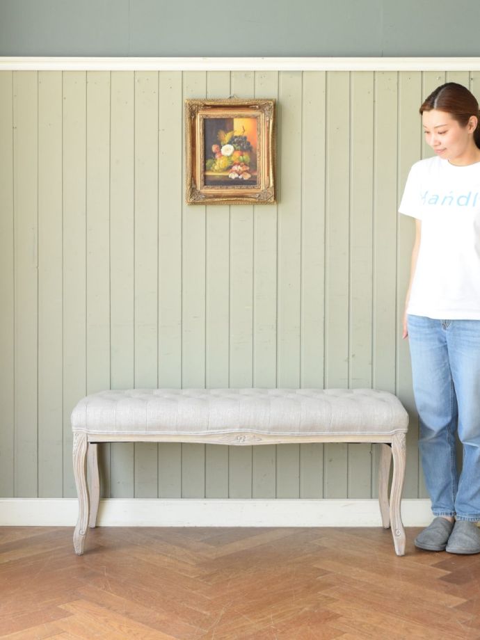 アンティーク風のスツール