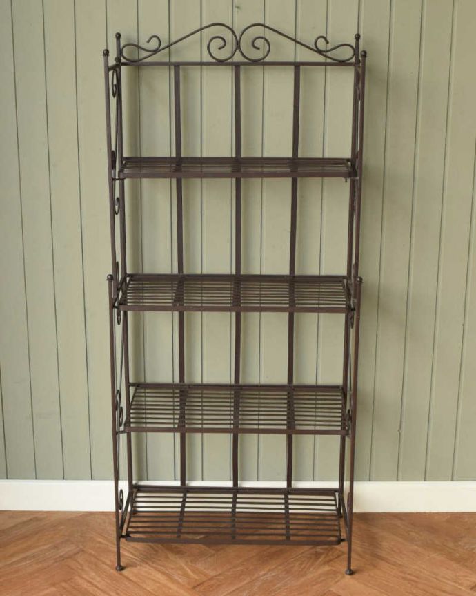 アンティーク風のおしゃれなインテリア、折り畳みもできるアイアン製