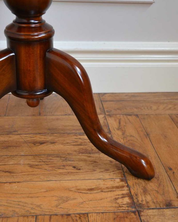 アンティーク風家具の脚