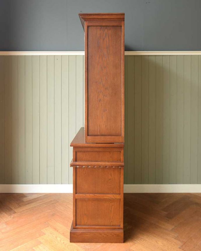 キャビネットの側面