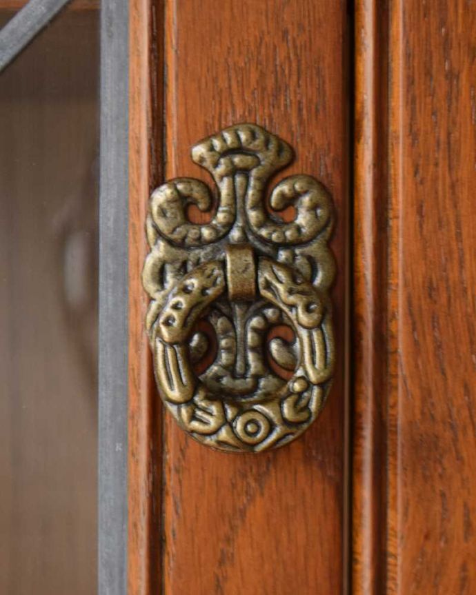 アンティーク調家具の取っ手