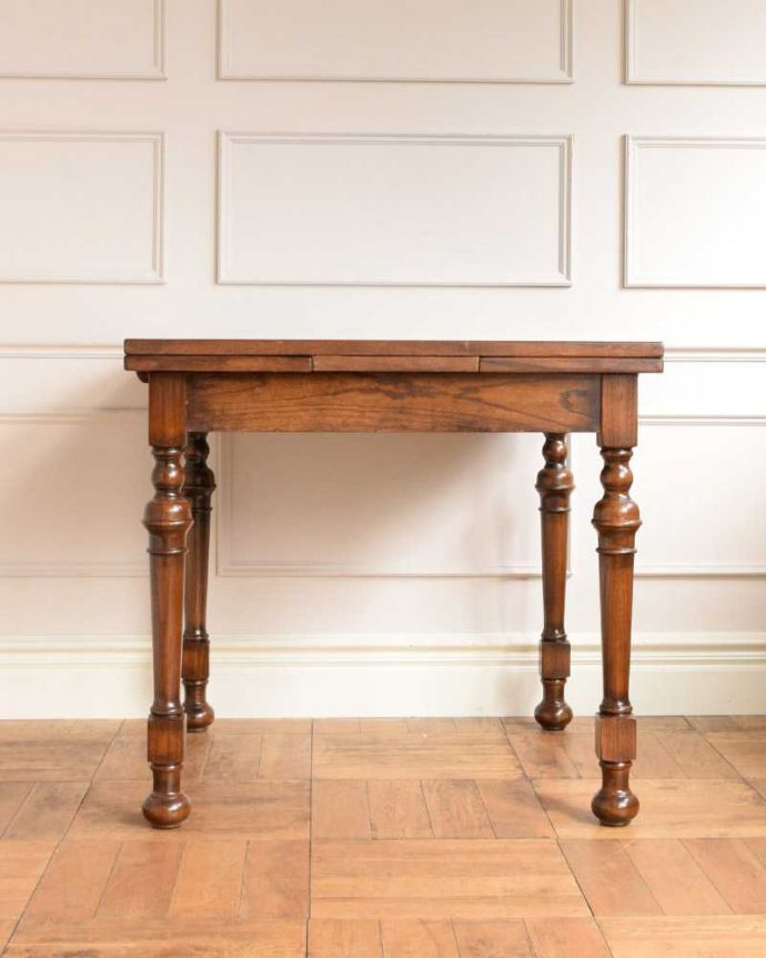 折り畳み式テーブルの側面