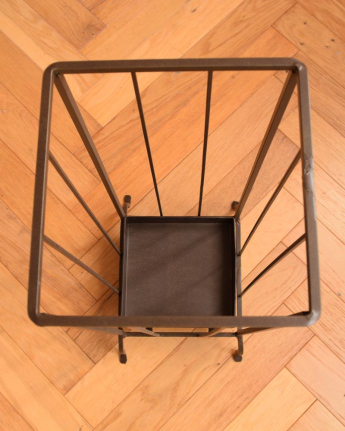 アンティーク風傘立ての水受け