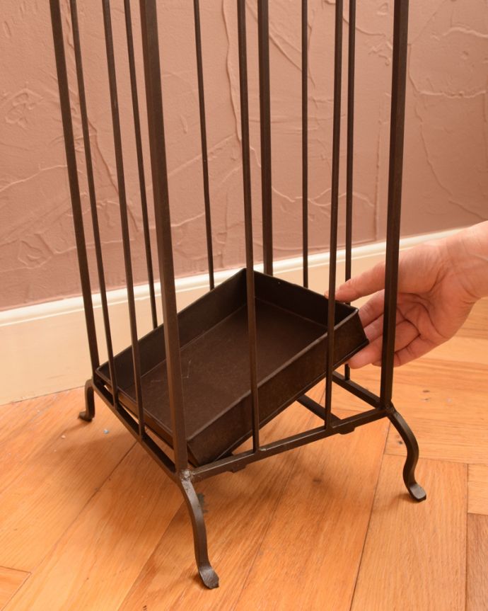 傘立ての受け皿