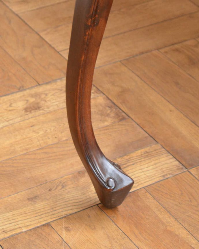 アンティーク風家具の脚