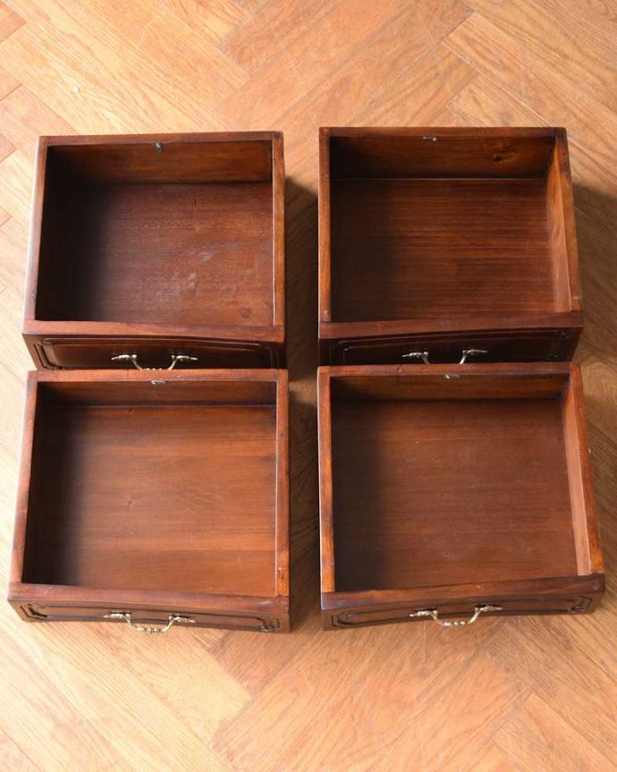 テレビボードの引き出し