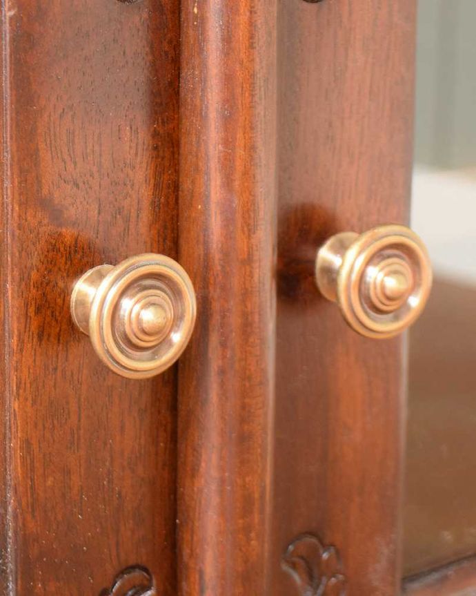 テレビ台のつまみ取っ手