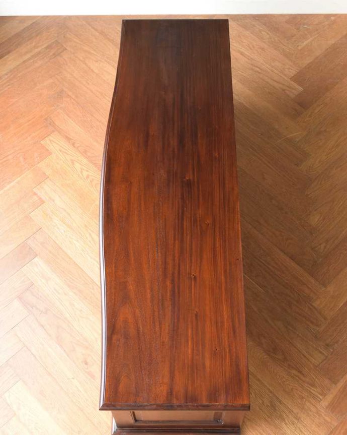 テレビボードの天板