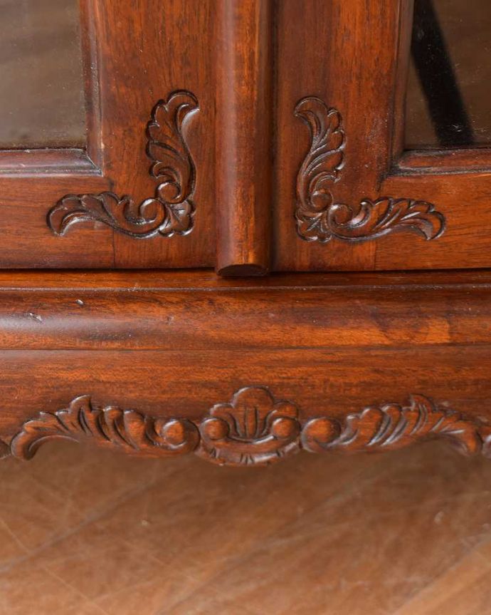 テレビボードの装飾