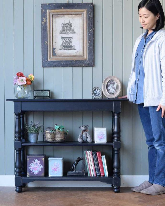 アンティーク風の家具　アンティーク風　アンティーク家具屋が選んだ、アンティーク風のコンソールテーブル。大人色のフレンチアンティーク風家具置いた瞬間、パリのアパルトマンにいる気分になっちゃうフランスデザイン風のアンティーク風コンソールテーブル。(y-297-f)