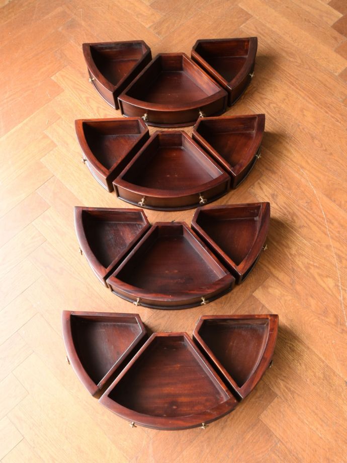 アンティーク風チェストの引き出し