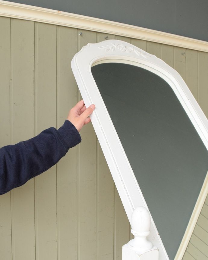 ミラー・時計 インテリア雑貨 全身を映し出すことが出来る便利な鏡、アンティーク風シュバルミラー。角度も変わりますちゃんと角度も変わるんです。(y-299-f)