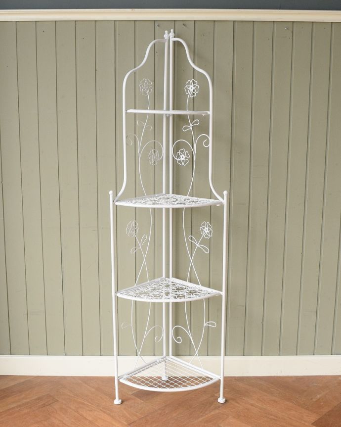 コーナー用 アンティーク風 お花模様が華やかなコーナー用アンティーク風プランタースタンド(折り畳み式)。上から見てみると・・・女性心をくすぐる可愛いお花模様が華やかです。(y-304-f)