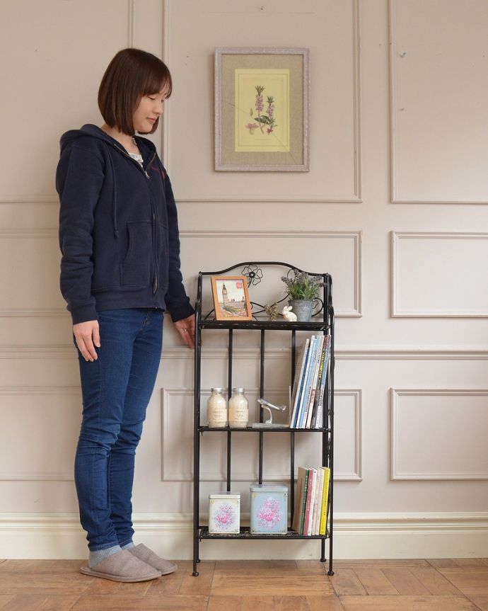 アンティーク風のおしゃれなプランタースタンド