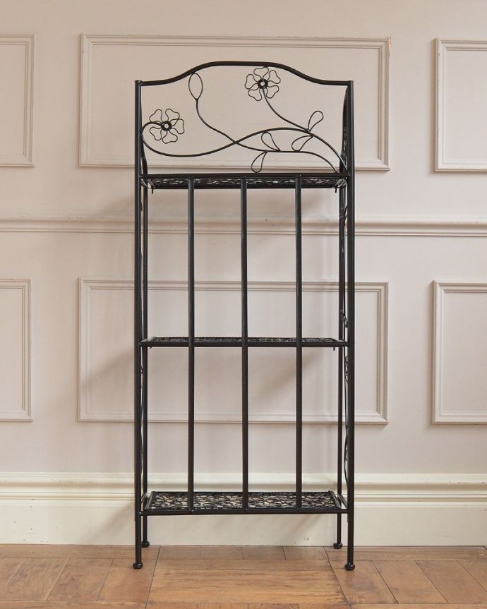 アンティーク風の棚の後ろ