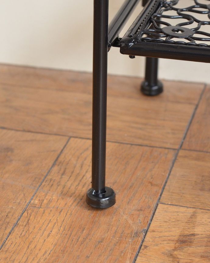 アンティーク風家具の脚