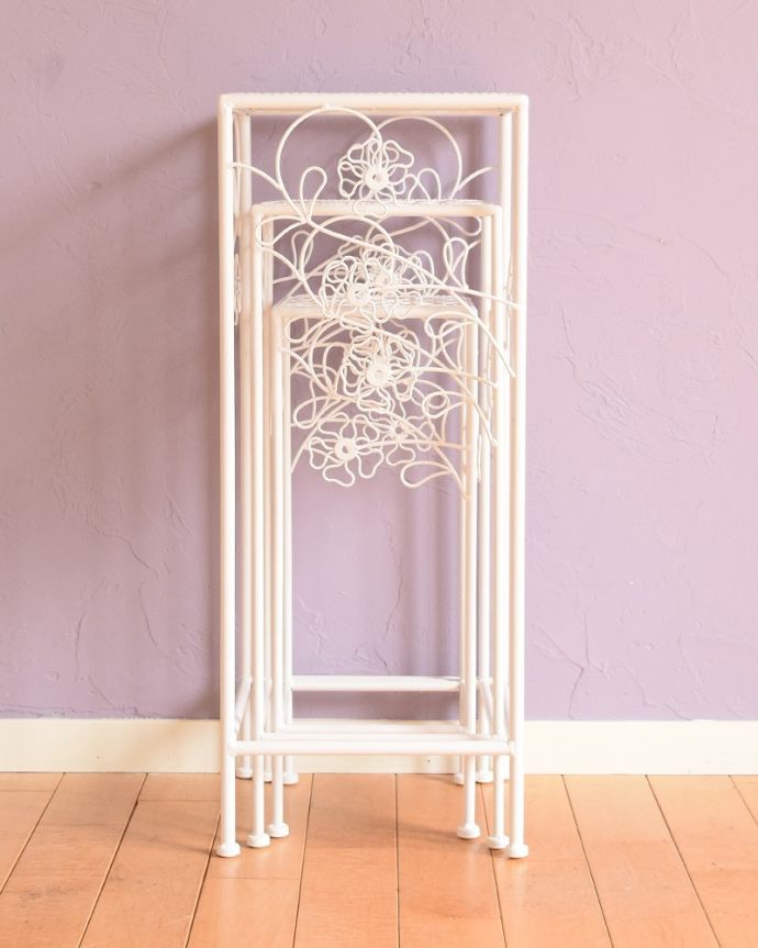 フラワースタンドの後ろ姿