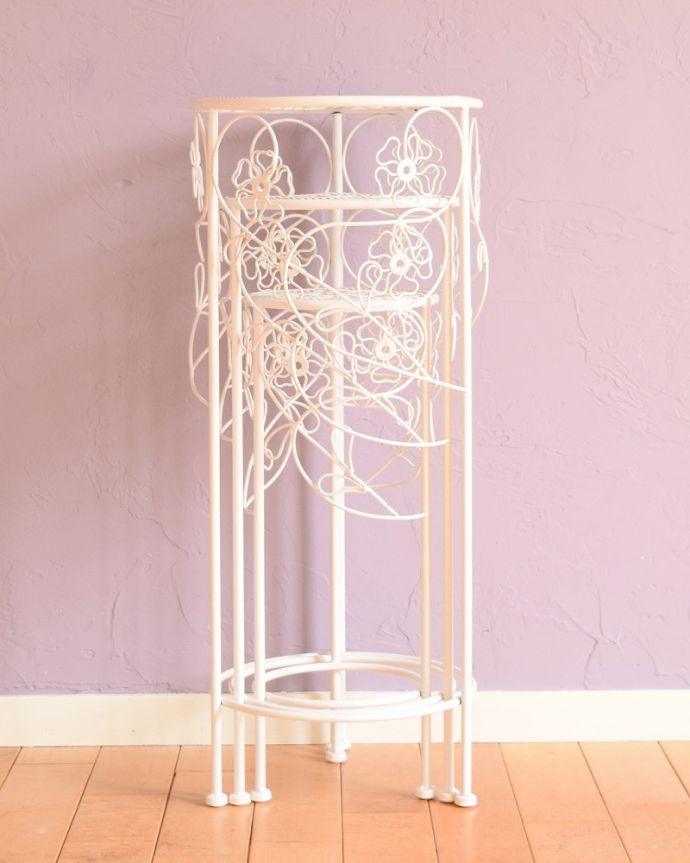 フラワースタンドの後ろ姿