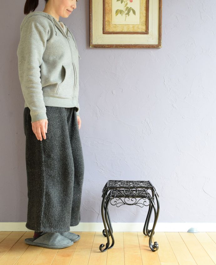 アンティーク風のフラワースタンド