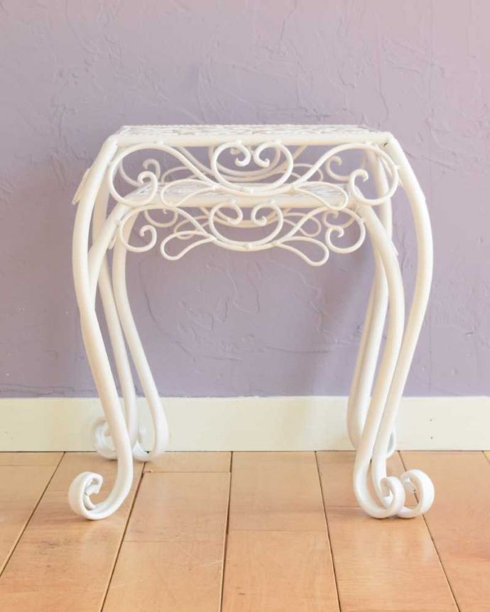 フラワースタンドの後ろ姿