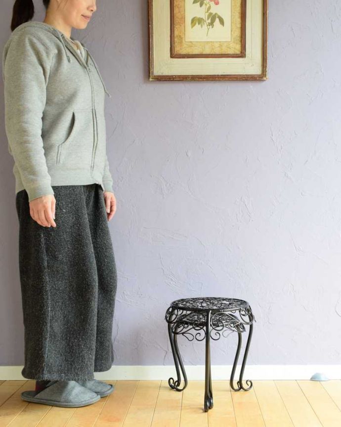 アンティーク風のフラワースタンド