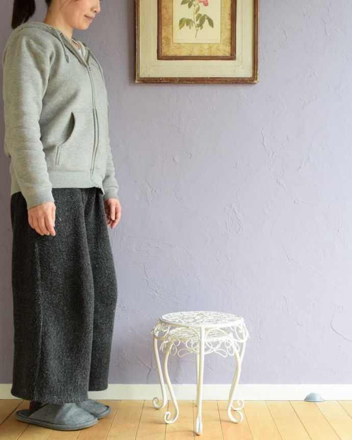 アンティーク風のフラワースタンド