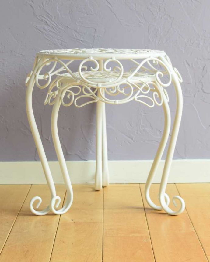 フラワースタンドの後ろ姿