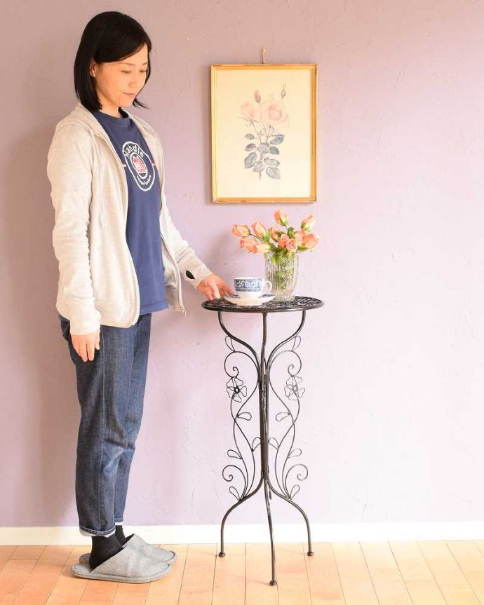 アンティーク風のフラワースタンド