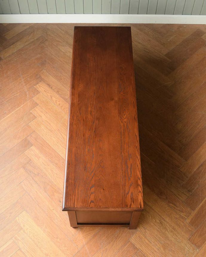 テレビボードの天板