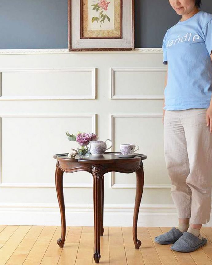 アンティーク調のセンターテーブル