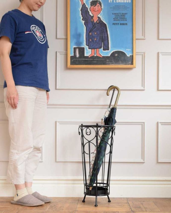 アンティーク風のおしゃれな傘立て