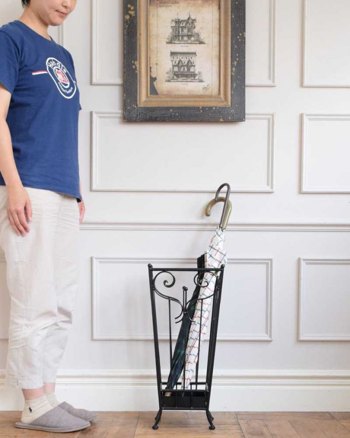 アンティーク風のおしゃれな傘立て