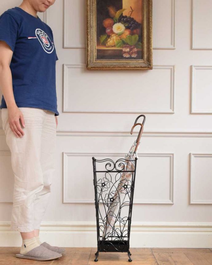 アンティーク風のおしゃれな傘立て