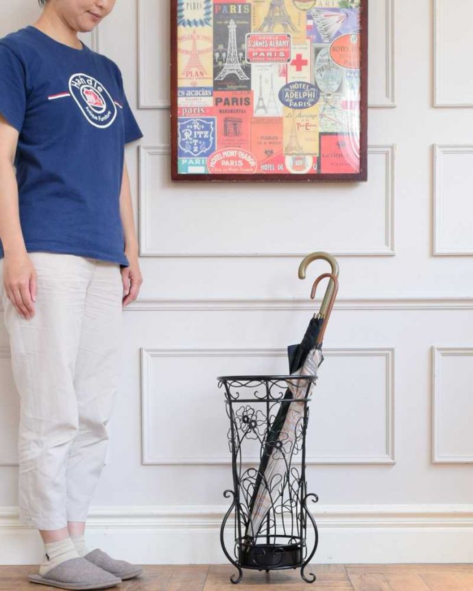 アンティーク風のおしゃれな傘立て