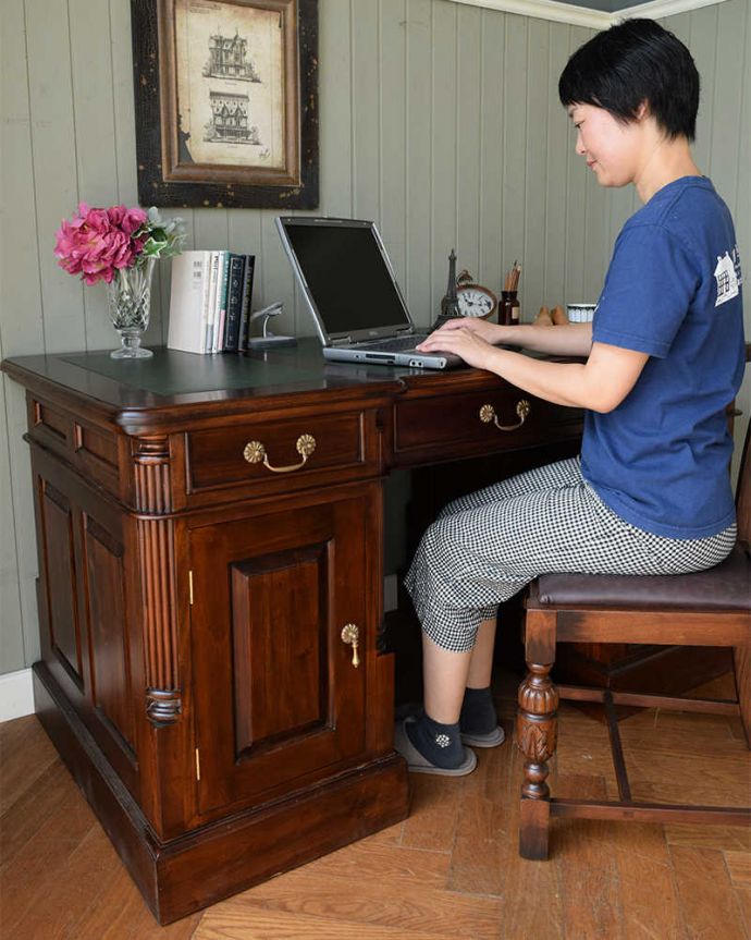 書斎机で楽しむ贅沢な時間