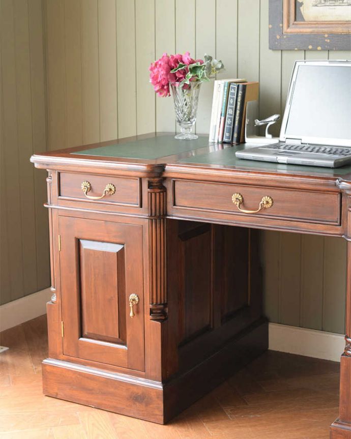 アンティーク家具風のおしゃれなデザイン