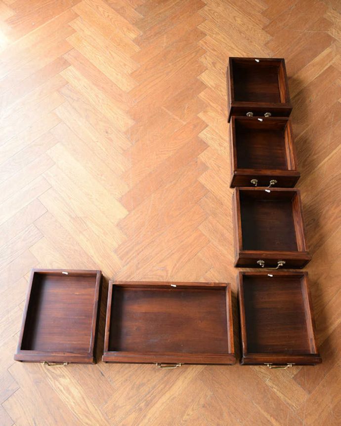 デスクの引き出し