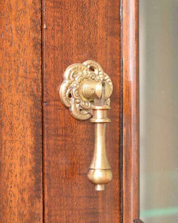 アンティーク調家具の取っ手