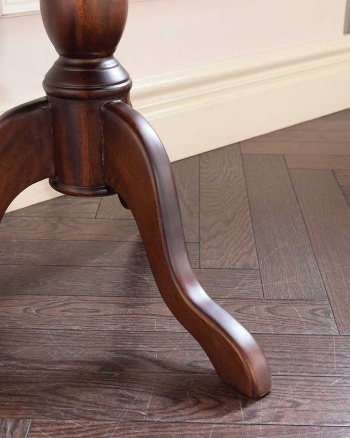 アンティーク風家具の脚