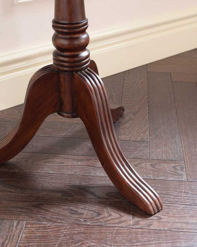 アンティーク風家具の脚